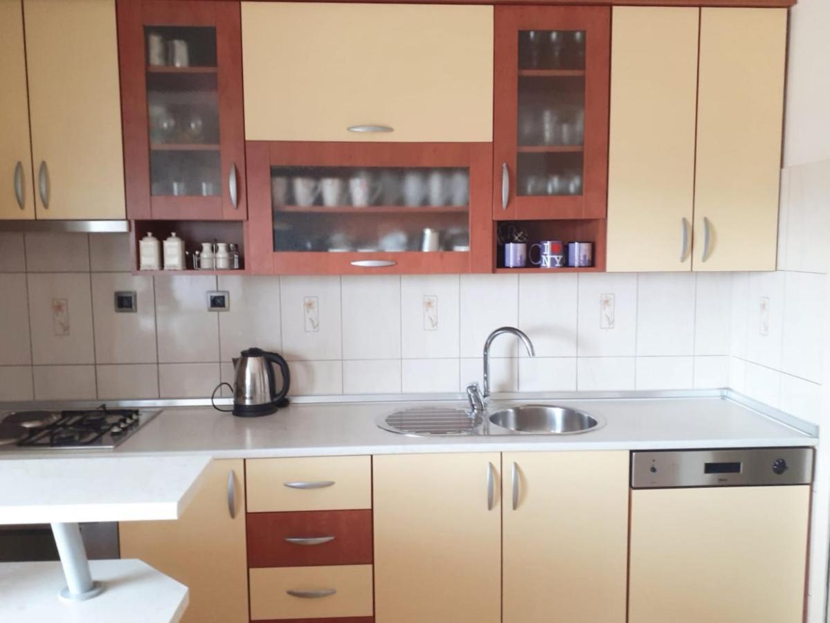 Spacious 80M2 Apartment In The Center Ljubuški Exteriér fotografie