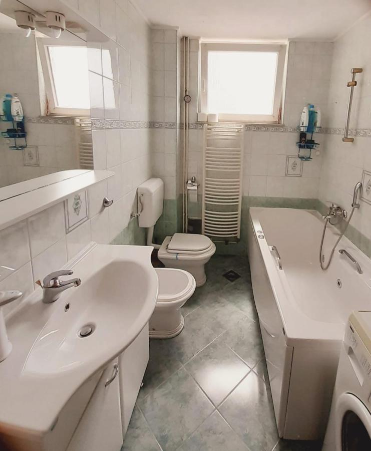 Spacious 80M2 Apartment In The Center Ljubuški Exteriér fotografie